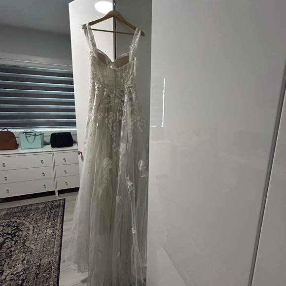 David’s Bridal Ivory Dress- Size 6 - Picture 8 of 9